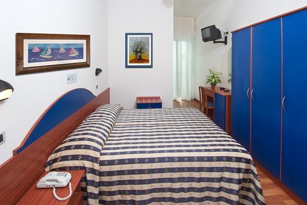 Hotel Milton カットーリカ エクステリア 写真